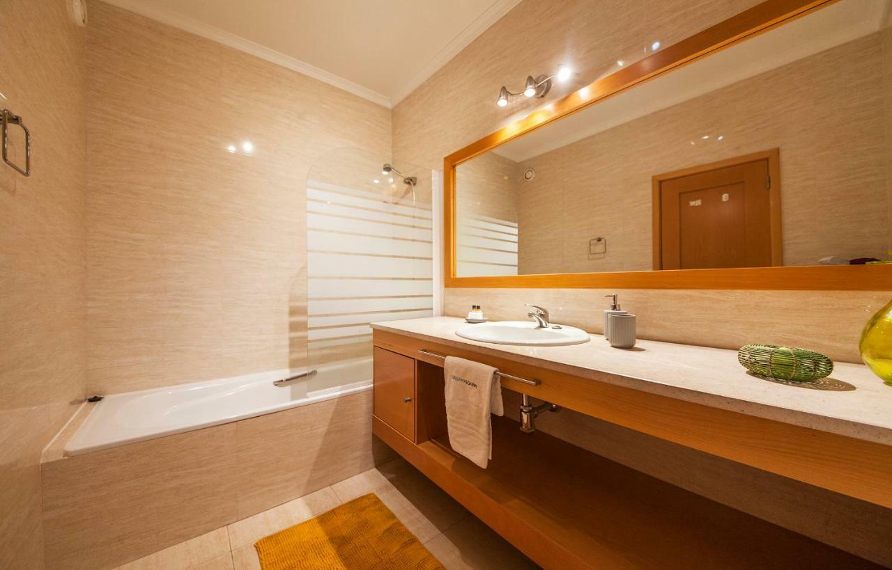 70 négyzetméteres, 2 hálószobás Apartman 2 fürdőszobával Praia do Vau területén Portimão Kültér fotó