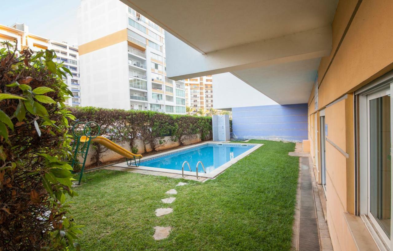70 négyzetméteres, 2 hálószobás Apartman 2 fürdőszobával Praia do Vau területén Portimão Kültér fotó